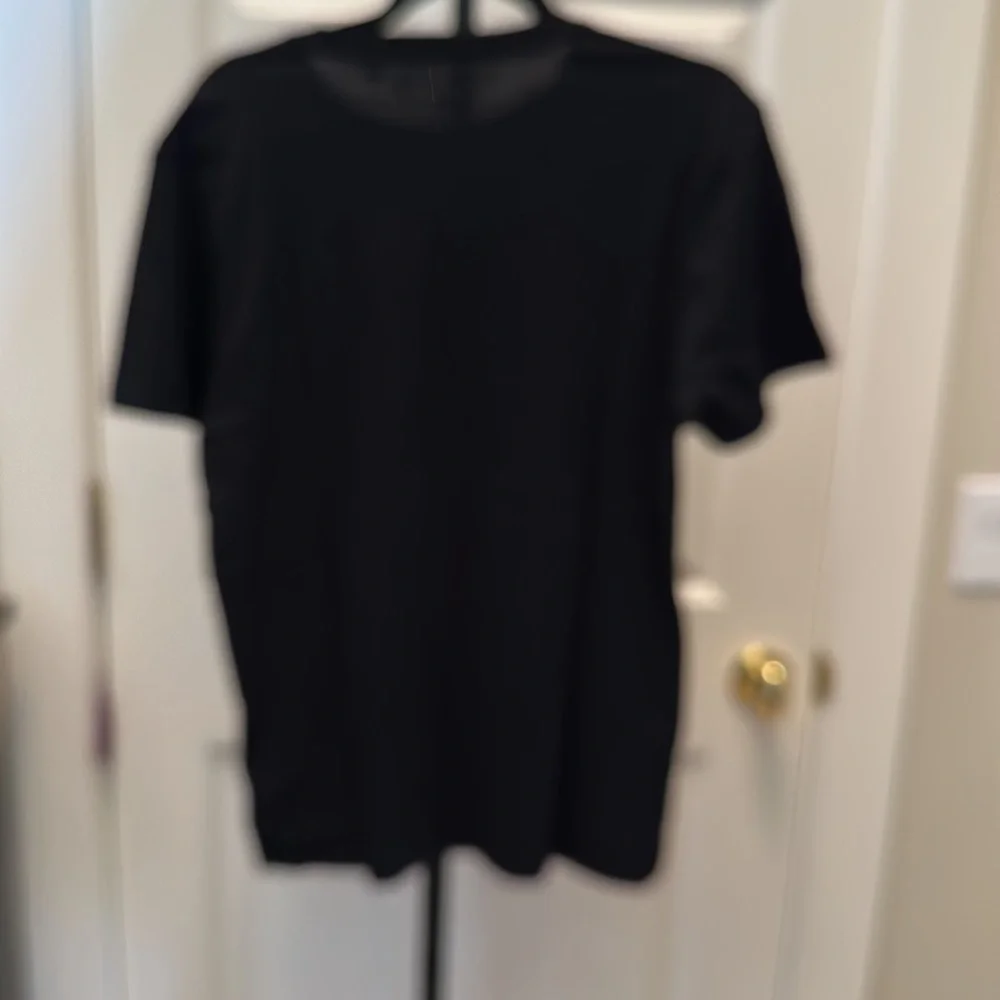 Guess - Mens RARE Graphic T-Shirt Black Tee Raised Lettering Fiery Logo - Picture 11 of 16